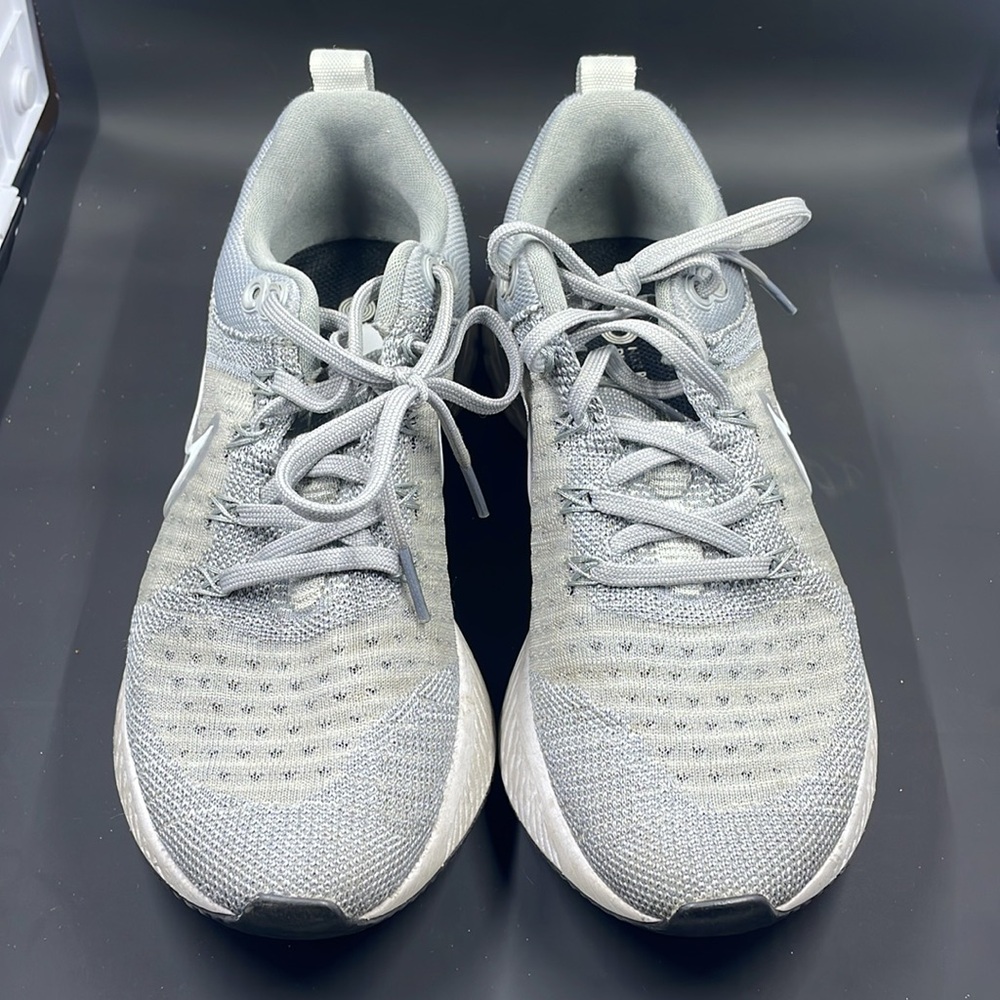 Nike women’s tennis shoes - Picture 5 of 11